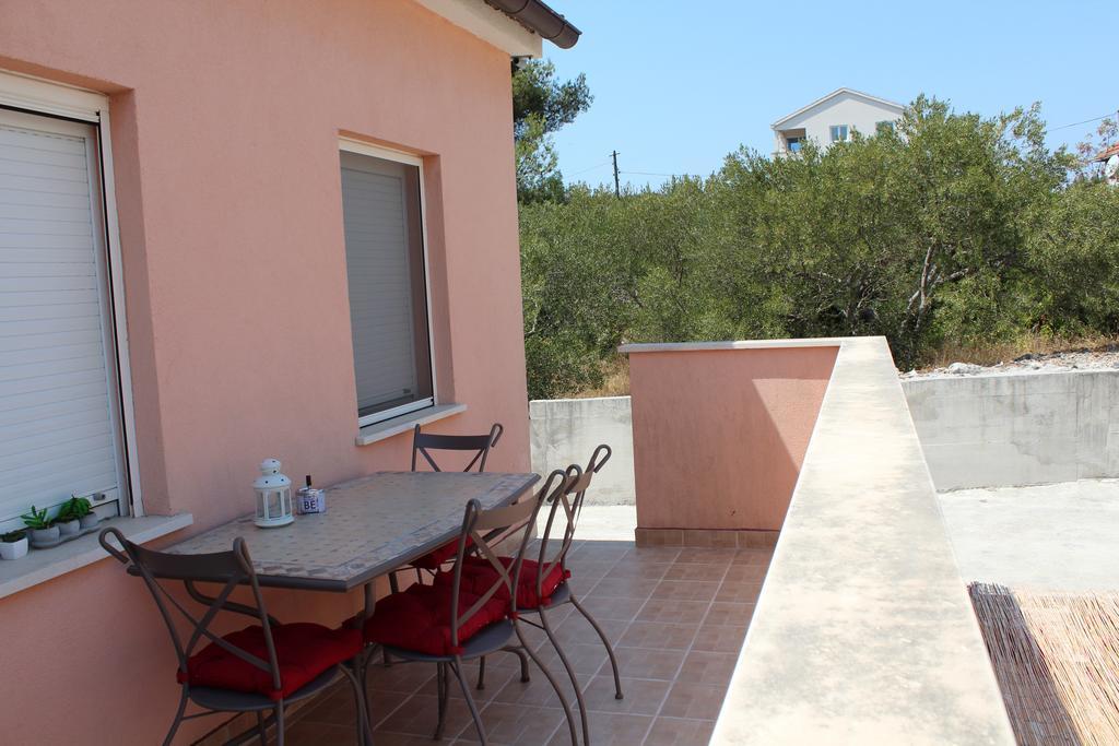 Apartments Luvi Trogir Exterior photo